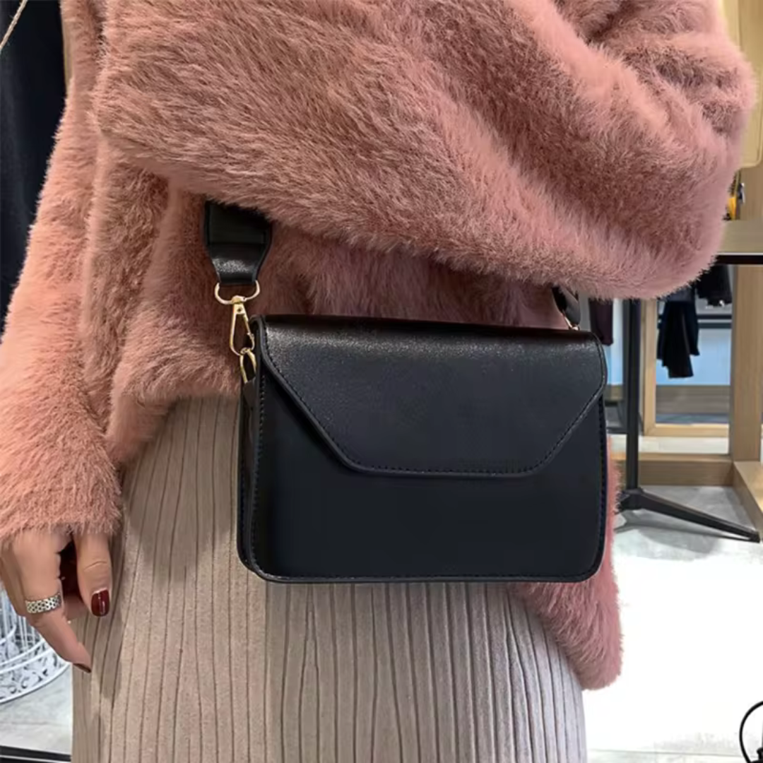 Stylish and Practical Women's Handbag with Modern Design