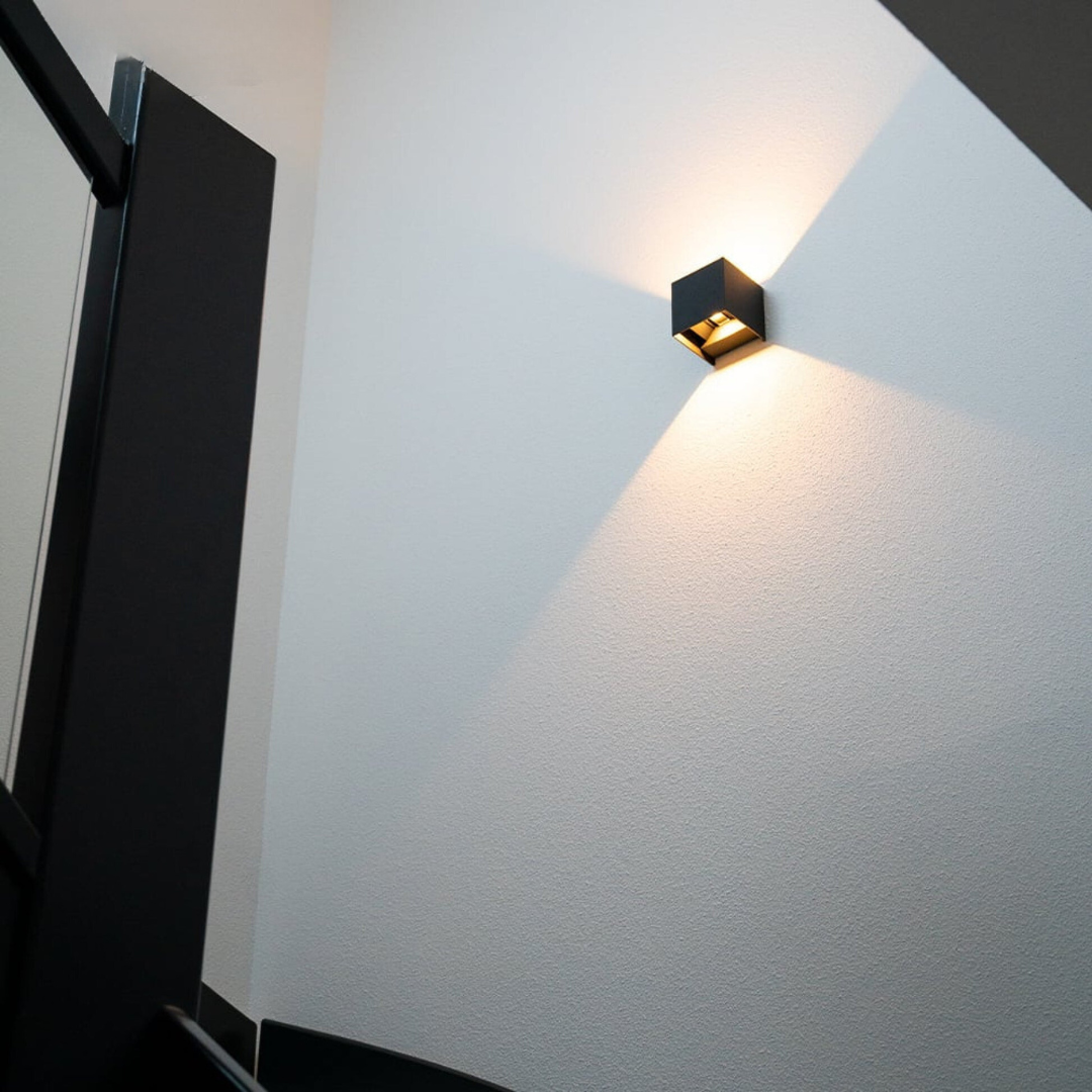 Cordless Wall Lamp Deluxe Fits In All