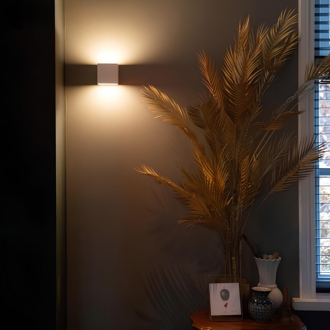 Cordless Wall Lamp Deluxe Fits In All