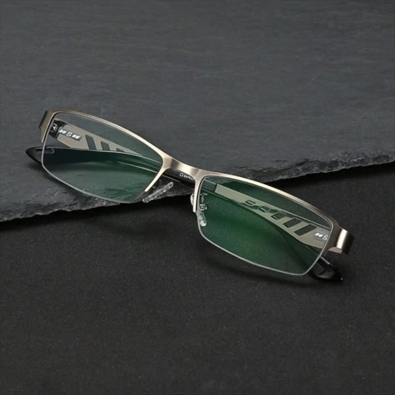 Multifocal Reading Glasses with Photochromic Lenses