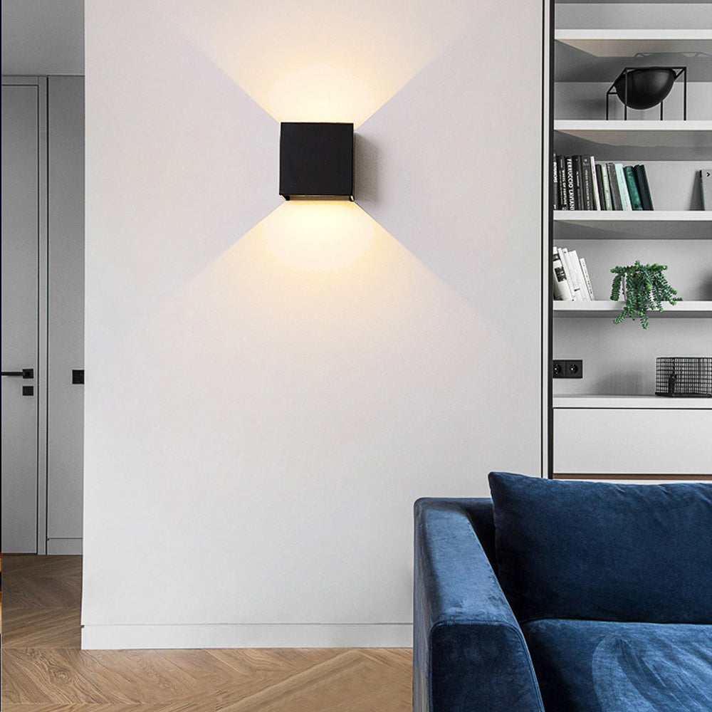 Cordless Wall Lamp Deluxe Fits In All