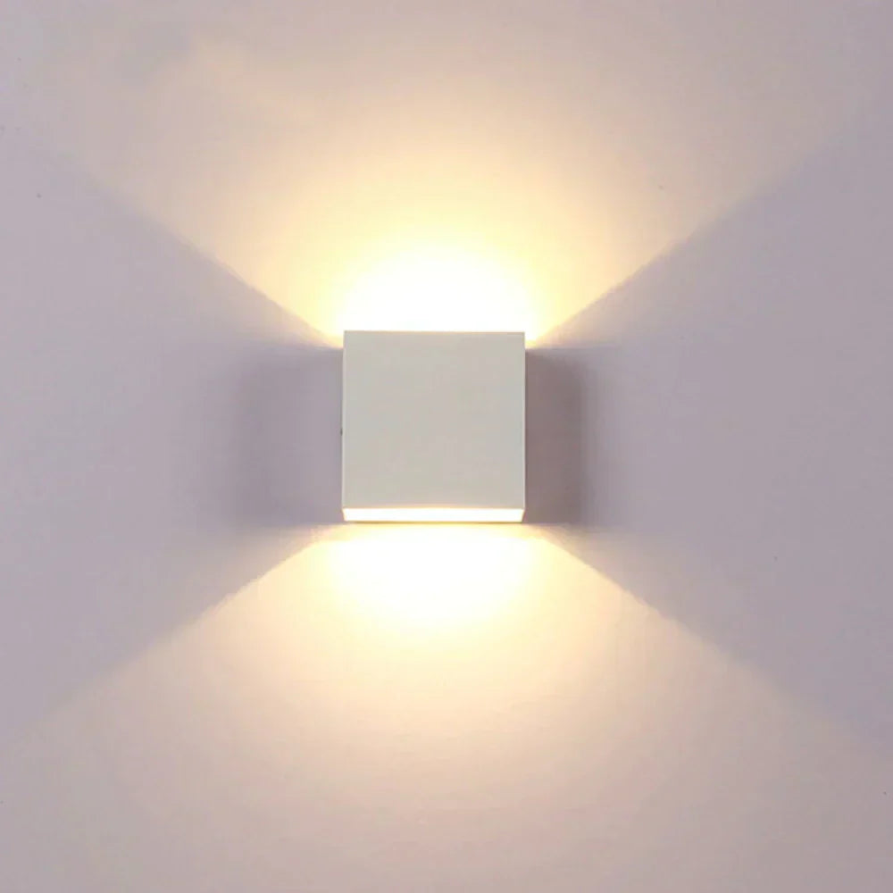 Cordless Wall Lamp Deluxe Fits In All