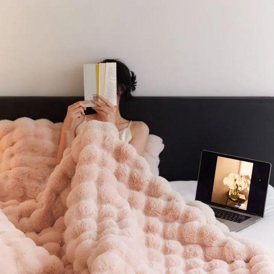 Cozy Blanket – Soft Fur for Ultimate Comfort & Warmth