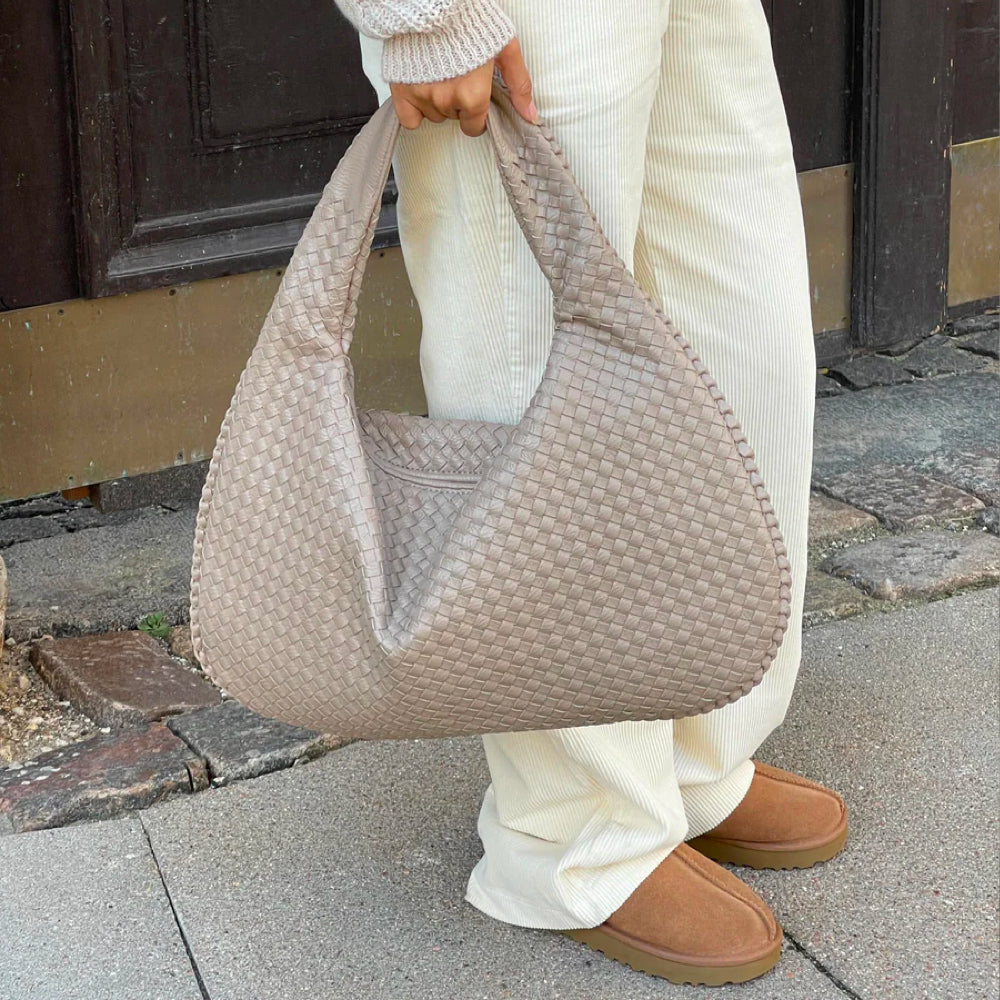 Shoulder Strap Bag, Spacious and Trendy Elegance