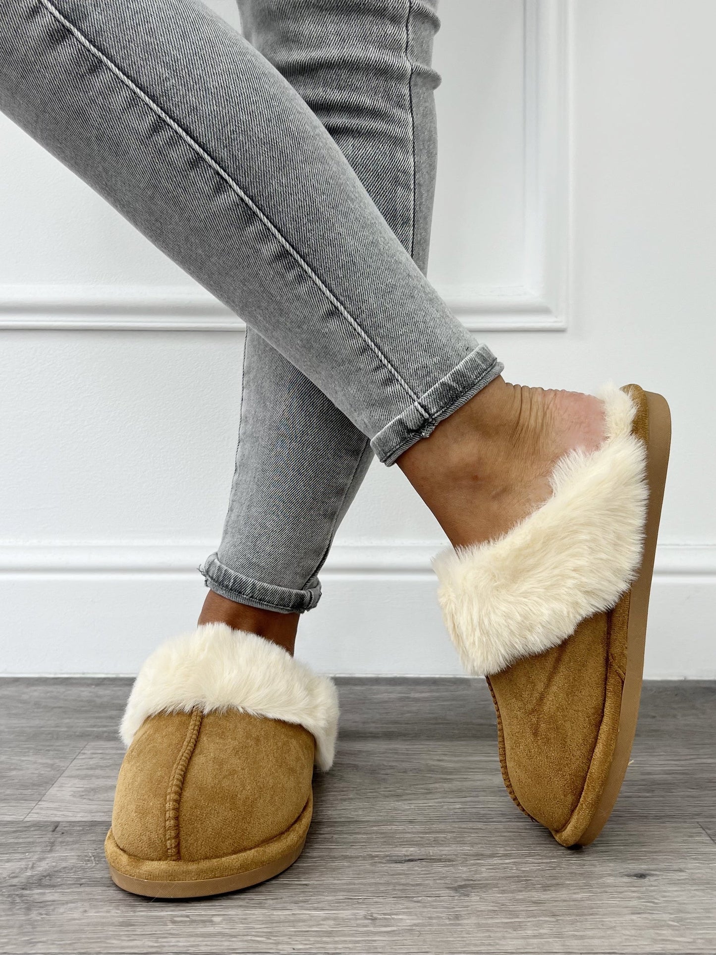 Plush Slippers for Men & Women – Soft, Warm & Non-Slip