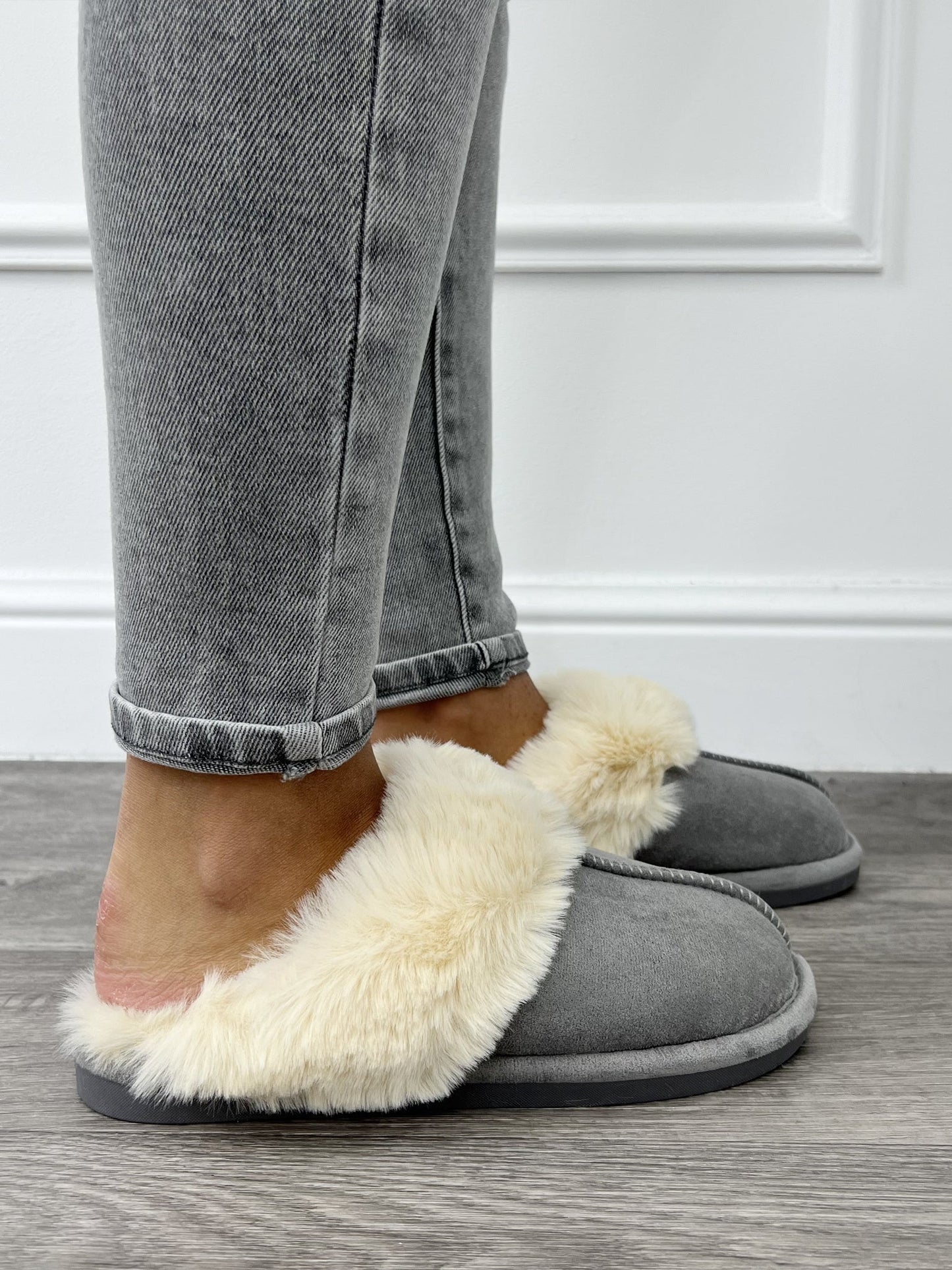Plush Slippers for Men & Women – Soft, Warm & Non-Slip