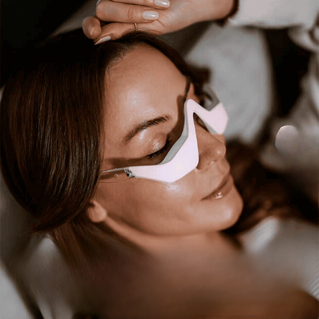 Eyeglow Rejuvenating Red Light Therapy for Brightening Eye Area