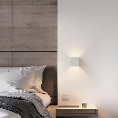 Cordless Wall Lamp Deluxe Fits In All