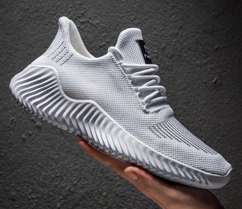 Breathable Mesh Sneakers for Men – Lightweight & Comfortable