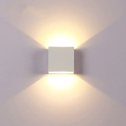 Cordless Wall Lamp Deluxe Fits In All