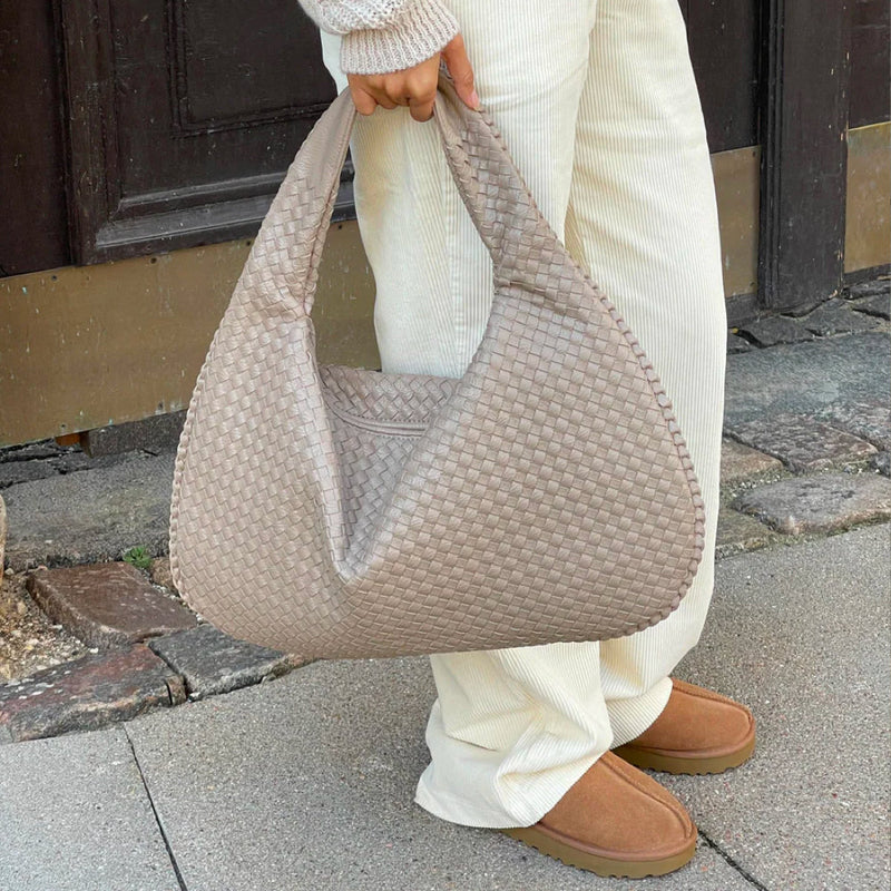 Shoulder Strap Bag, Spacious and Trendy Elegance