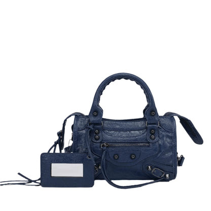 Luxurious Handbag In Genuine Leather Stylish And Durable